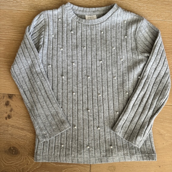 Zara Kids Gray Knit Pearl top Size 7 - Picture 3 of 5
